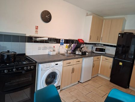 Room in a Shared House, Bankside Avenue, SE13 - Photo 5