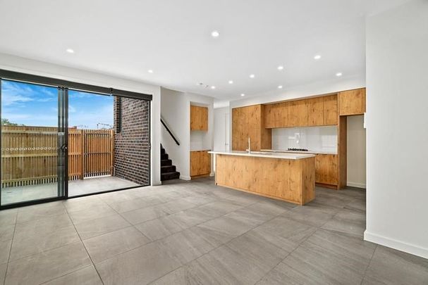 2/34 Prospect Road, Rosanna - Photo 1