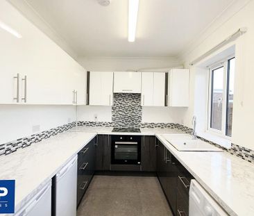 3 bedroom semi-detached house to rent - Photo 5