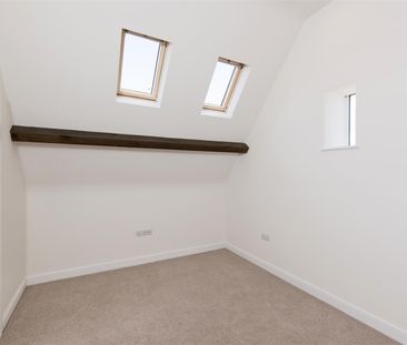 The Spire, 86 Coronation Avenue, Bath, BA2 - Photo 4