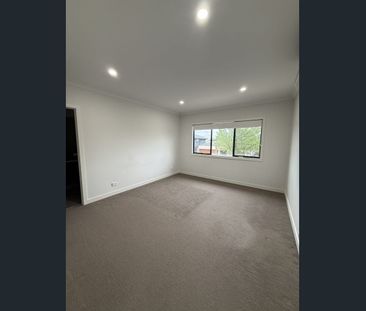Please contact catie@sweeneyea.com.au for private inspections. - Photo 1