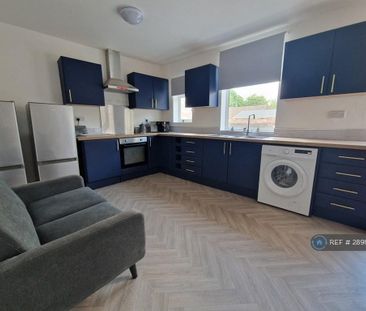 1 bedroom in a house share to rent - Photo 4