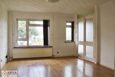 3 bedroom semi-detached house to rent - Photo 2