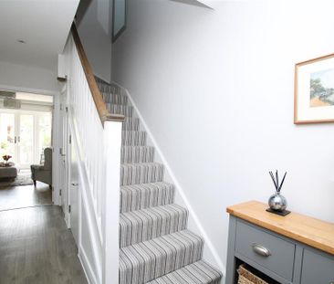 2 bedroom end of terrace house to rent - Photo 5