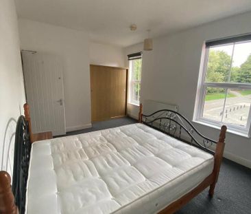 West Parade, Lincoln - Spacious Student House - Photo 4