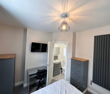 4 en-suite bedroom house - Photo 3