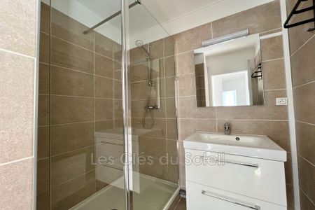 Location appartement 3 pièces 55 m² La Ciotat - Photo 3