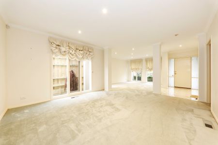 15 Leslie Street, Donvale - Photo 2