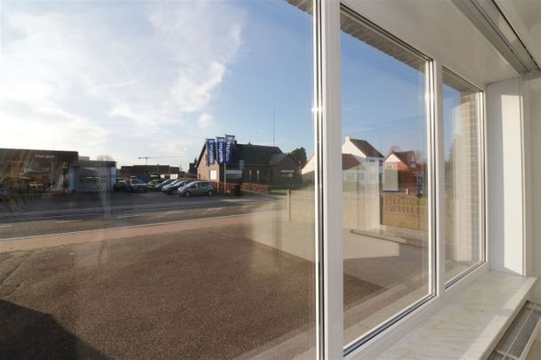 Woning met 2 slpk, terras, autostaanplaats onder de carport - Photo 1