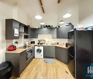 1 bedroom in a house share to rent - Photo 2