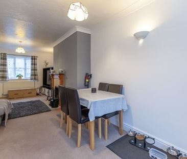 Washington Terrace, Middle Barton OX7 - Photo 1