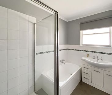 14 Cypress Avenue, Wendouree - Photo 6