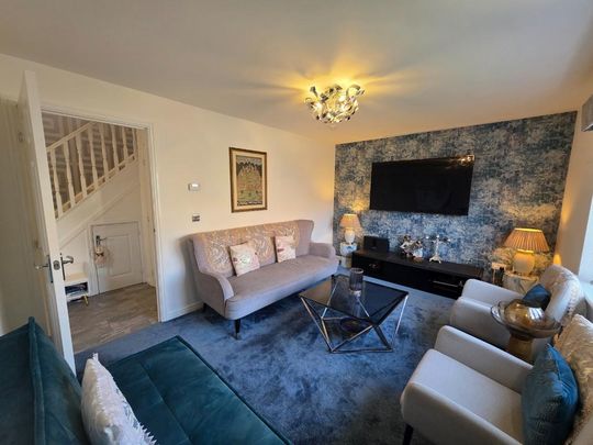 4 bedroom detached house to rent - Photo 1