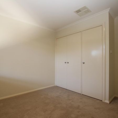 Easy living in Amaroo - Photo 4