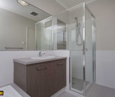 SPACIOUS VILLA - INSPECTION WILL NOT DISAPPOINT - Photo 5