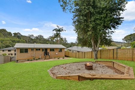 Comfortable 3 Bedroom Home in a Peaceful Location - Photo 5