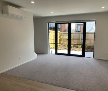 Waltham – Modern Townhouse, 2 Bedroom + Study Nook, Single carpark - Photo 2