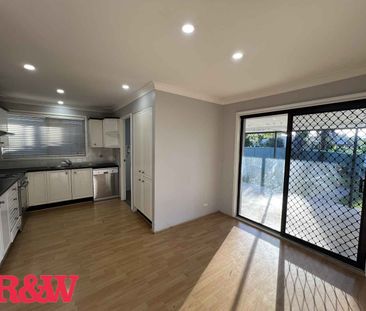 FAMILY HOME WITH LARGE YARD ! - Photo 2