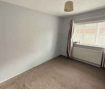 3 bedroom detached house to rent - Photo 2