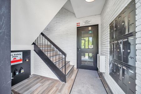 For Lease - 1058 Falgarwood Drive Unit# 132, Oakville, Ontario - Photo 2