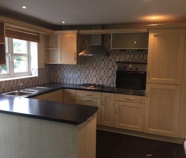 4 bedroom townhouse to rent - Photo 3