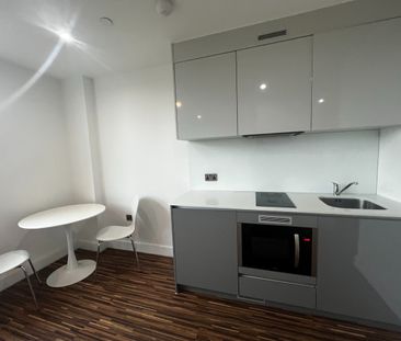 1 Bed Flat, Westpoint, M16 - Photo 2