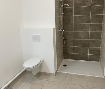 Location Appartement 2 pièces 41m² TRELAZE 49800 - Photo 5