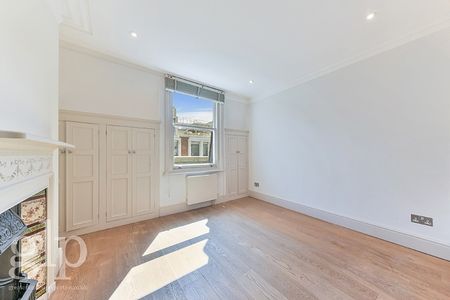 2 Bedroom Apartment, Long Acre, Covent Garden, London - Photo 2