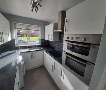 2 Bed Bungalow, Sandlewood Close, LS11 - Photo 3