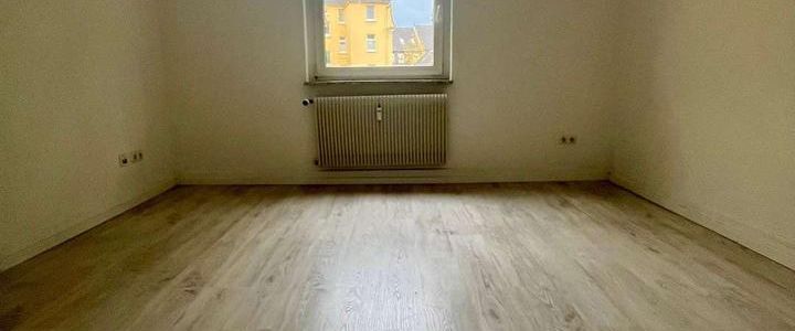 Krimstraße 1-schöne 2 ZKB Wohnung im 1.OG *ab sofort* zu vermieten - Photo 1