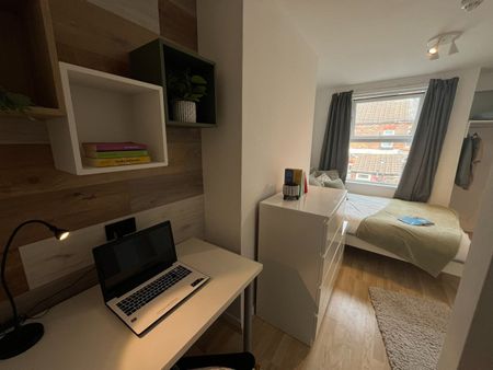 7 Bed Terraced House, Ramilies Road, L18 - Photo 3