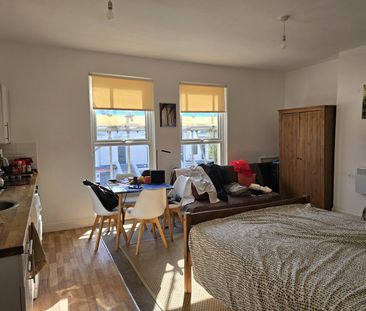 studio to rent Gildredge Road, Eastbourne, East Sussex, BN21 - Photo 1