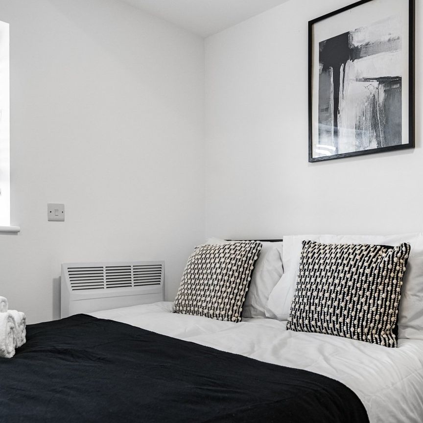 Studio Flat, Carmichael Road, SE25 - Photo 1