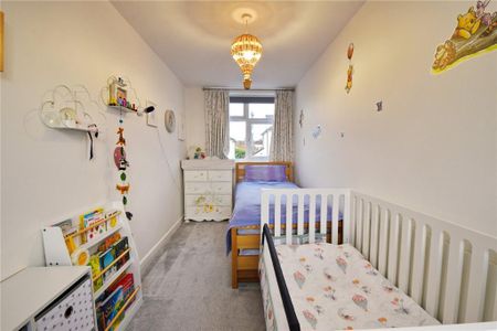 4 bedroom semi-detached house to rent - Photo 5