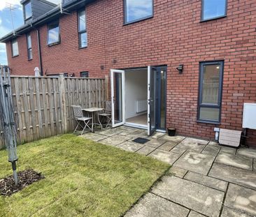 High Street, Cam - Photo 4