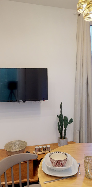 Votre Cocon Parisien : Un T2 Rénové et Meublé dans le 18e ✨🏡rd - Photo 1