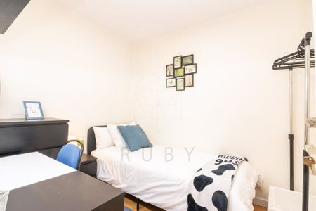 Carrer del Montseny, L'Hospitalet de Llobregat, Catalonia 08904 - Photo 5