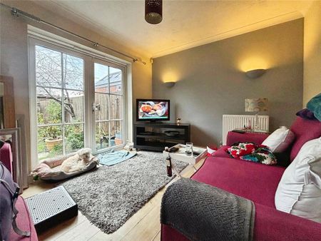 2 bedroom terraced house to rent - Photo 2