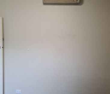 4-bedroom shared house, Cumming st,Room - Photo 2