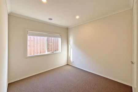 Beautiful Family Home in Desirable Location - Photo 5