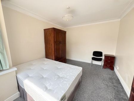 4 bedroom terraced house to rent - Photo 4