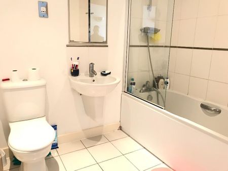 3 bedroom apartment to rent - Photo 4