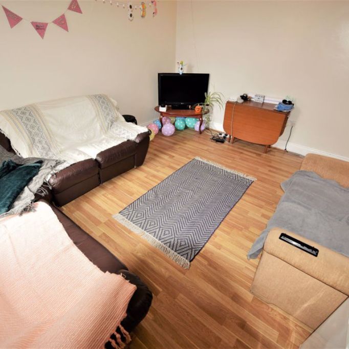 1 bedroom House Share in Hessle Place HS, Leeds - Photo 1