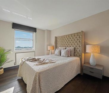 3 bedroom flat to rent - Photo 4
