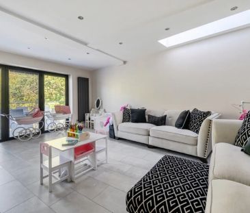 4 bedroom semi-detached house to rent - Photo 2