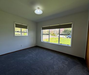 Spacious Family Home in Central of Pukekohe - Photo 3