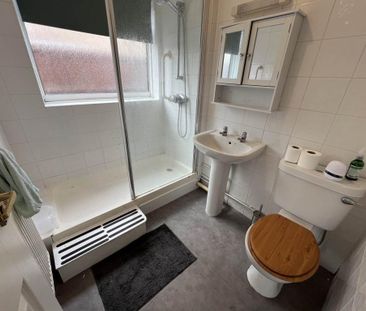 2 bedroom semi-detached bungalow to rent - Photo 6