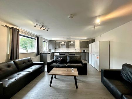 8 bedroom house to rent - Photo 2