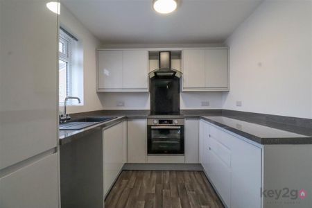 2 bedroom flat to rent - Photo 4