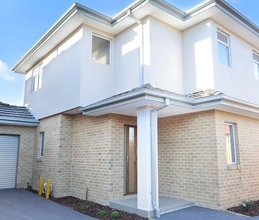 2/37 Wards Grove, Bentleigh East - Photo 2